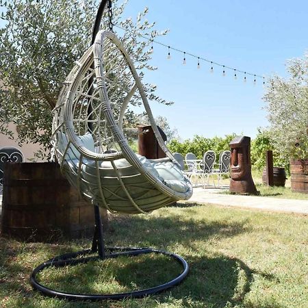 Airport Apartments Tri Hrasta Podgorica Bagian luar foto